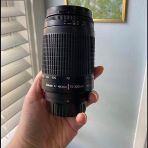Nikon lens AF NIKKOR 70-300mm